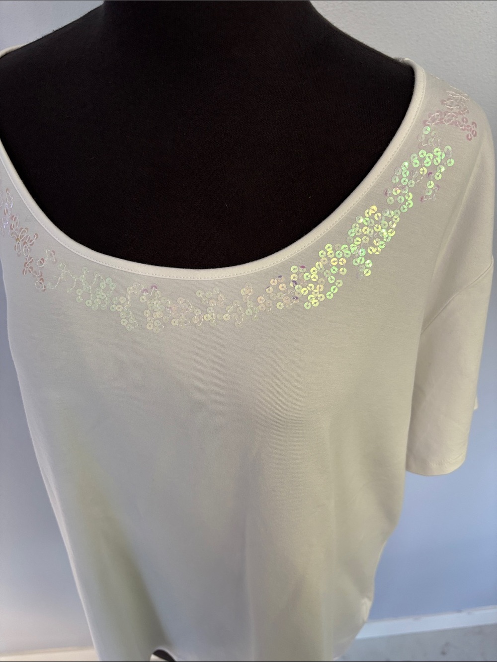 Liz Claiborne white Short Sleeve Top with Iridescent Sequin scoop Neckline